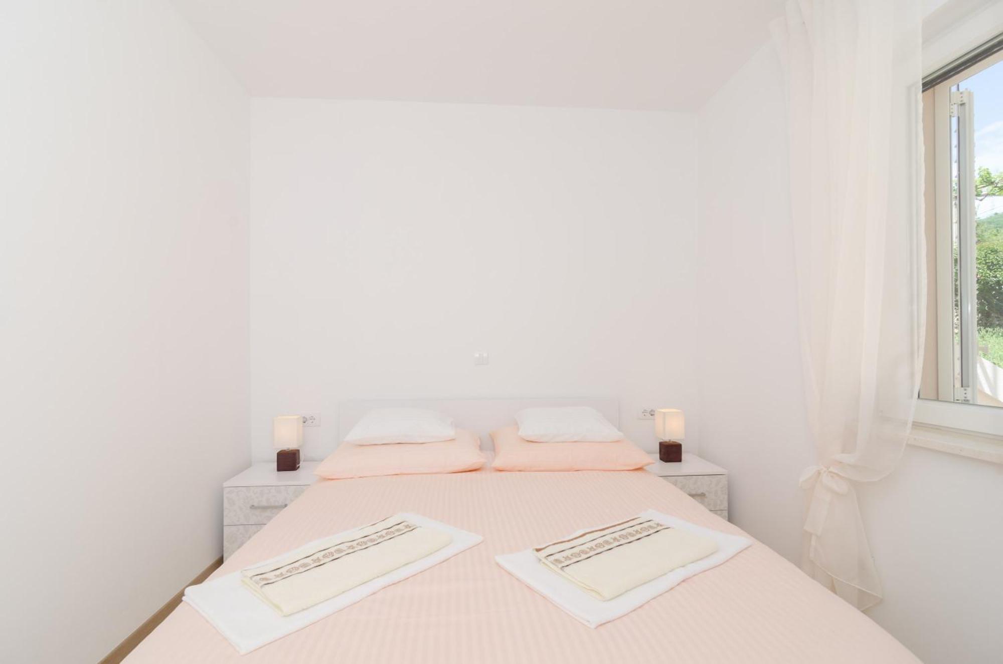 Apartments Marmo Млини Стая снимка